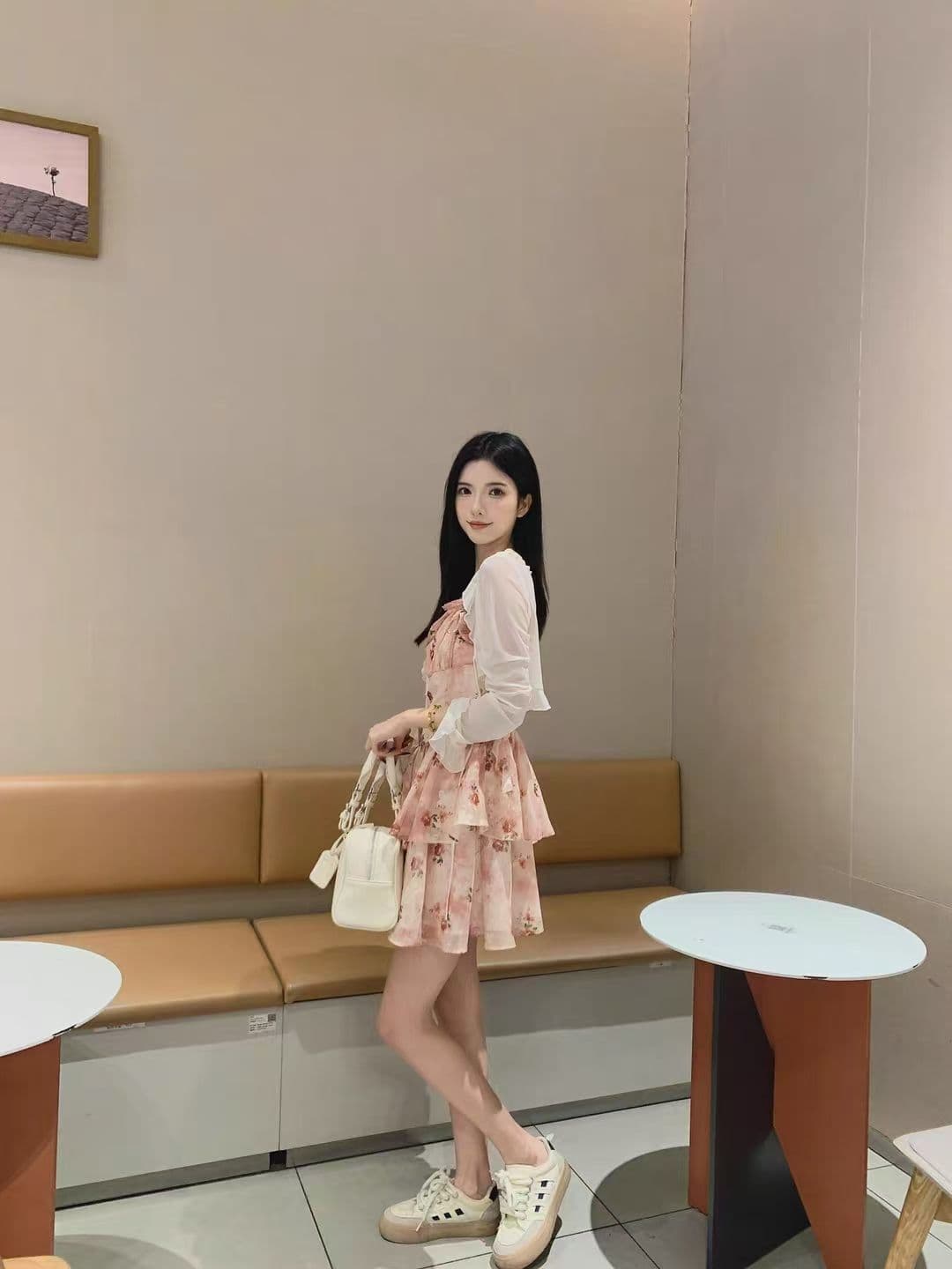 프랑스식 첫사랑 작은 날다 소매 화이트 드레스 아이들 여름 새로운 인기 작은 키 허리 수축 프릴 미니 스커트 이미지 3