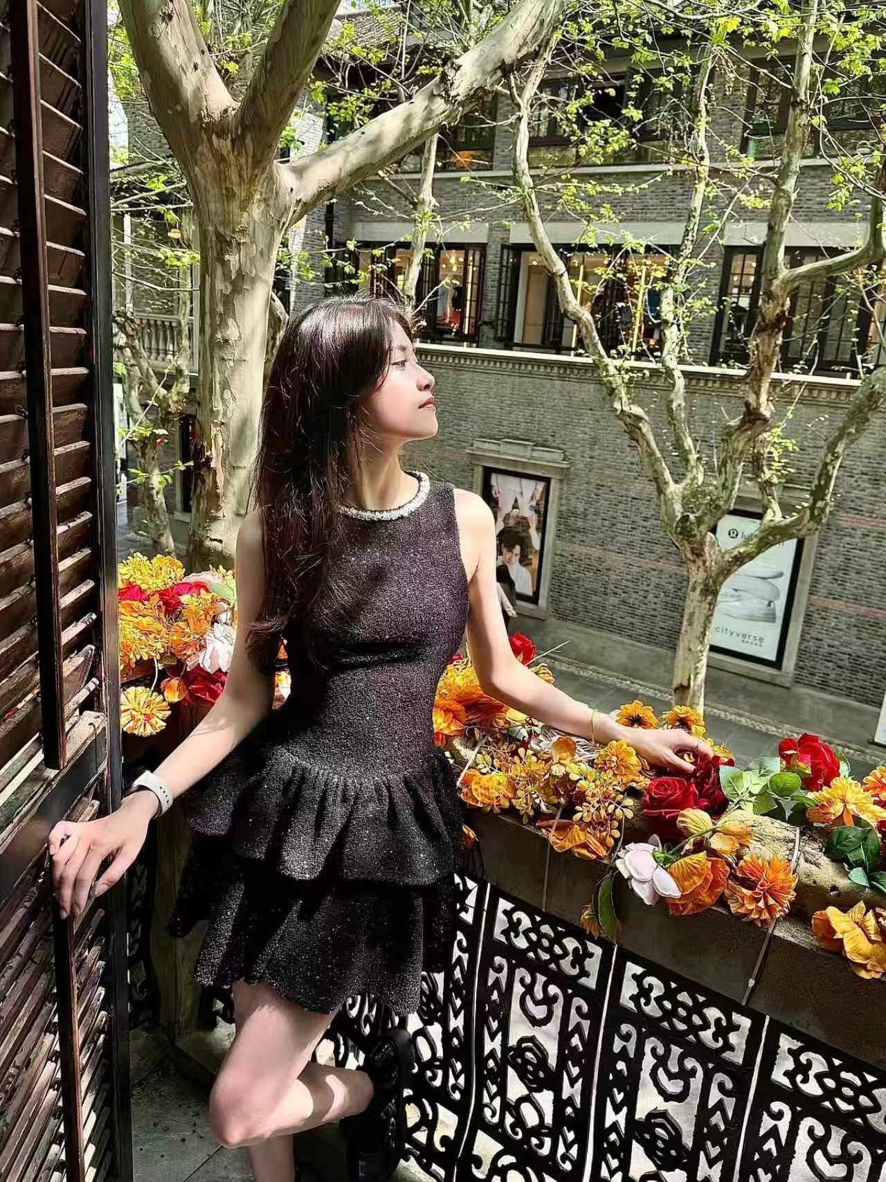 2026 슈퍼 잘 생긴 신제품 품격 허리 수축 슬림해 보이는 생일 케이크 드레스 프랑스식 작은 샤넬 스타일 라운드 넥 흐름 지불 여성 의류 상세 이미지 2