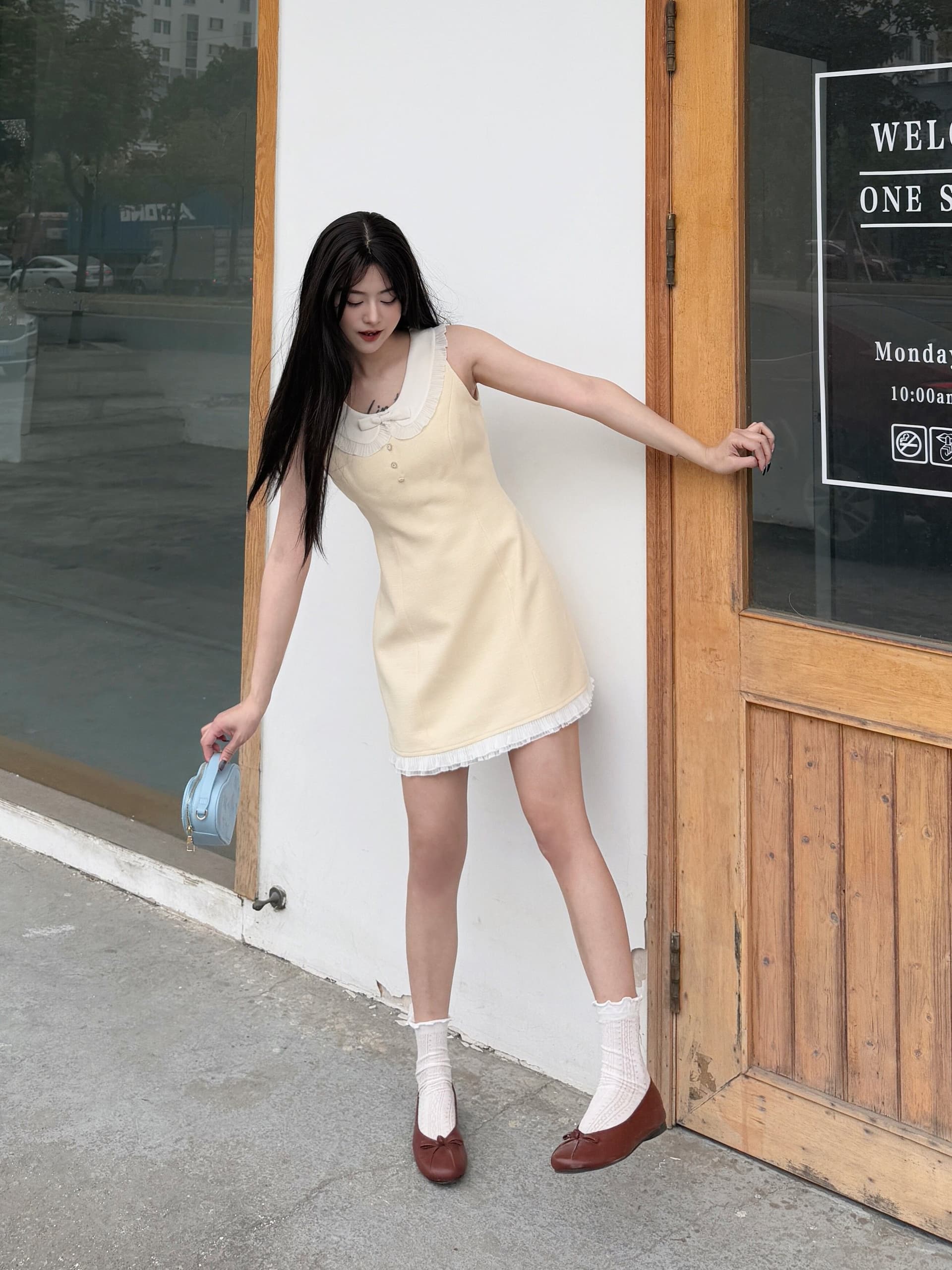 프랑스식 품격 작은 샤넬 스타일 베이비 칼라 민소매 여성 여름 외국 가스 연령 감소 chic 허리 수축 2026 신제품 짧은 스커트 상세 이미지 4