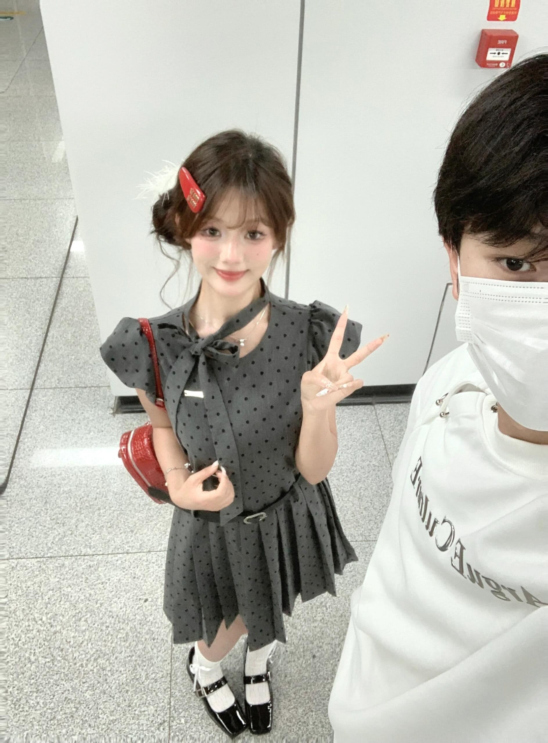 2026 여름 인기 프랑스식 품격 명문 여성 고급 센스 도트 무늬 민소매 여성 드레스 허리 수축 슬림해 보이는 짧은 치마 이미지 3