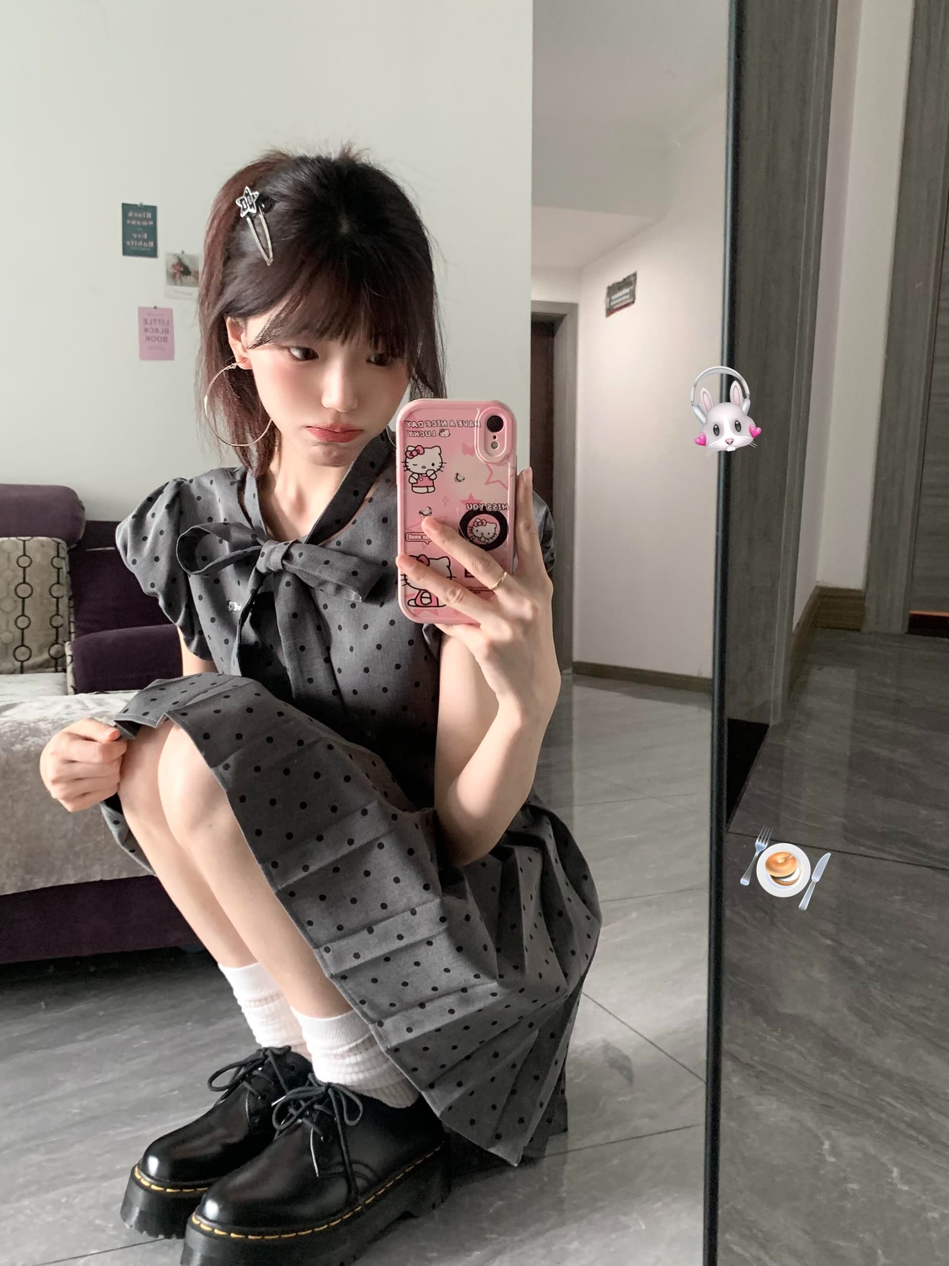 2026 인기 새로운 프랑스식 품격 명문 여성 고급 센스 도트 무늬 민소매 여성 드레스 허리 수축 슬림해 보이는 짧은 치마
