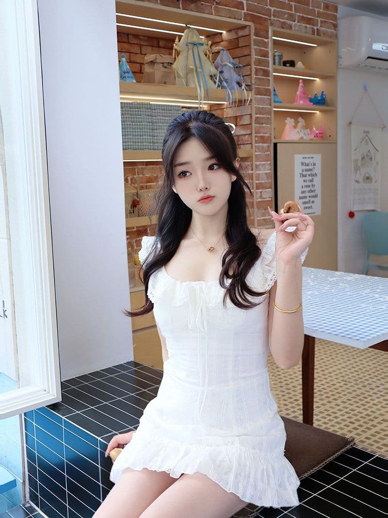 프랑스식 첫사랑 센스 화이트 여성 드레스 여름 2026 새로운 프릴 작은 날다 소매 허리 수축 슬림해 보이는 섹션 치마 이미지 3