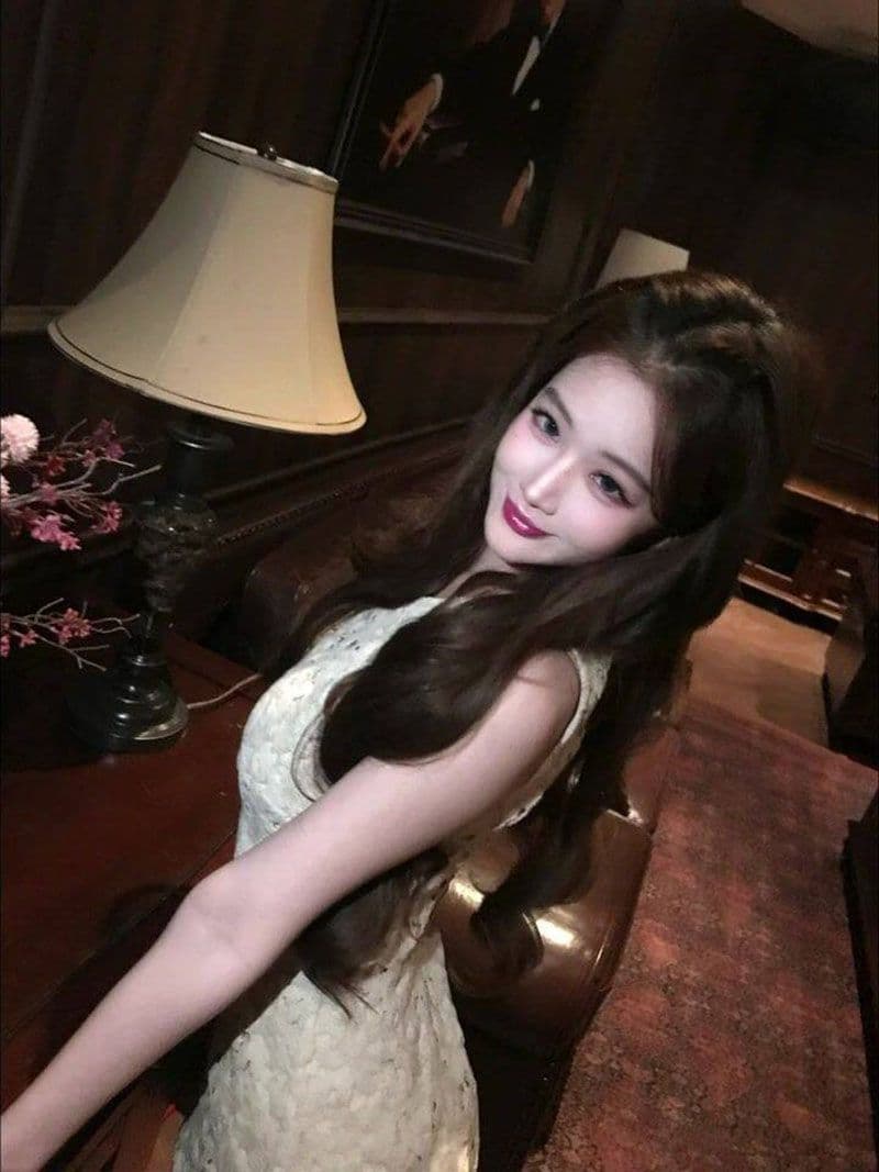 프랑스식 라운드 넥 민소매 여성 드레스 여름 새로운 허리 수축 몸매 가꾸기 슬림해 보이는 쇼트 스타일 타이트 스커트 치마 인기 여성 의류 이미지 2