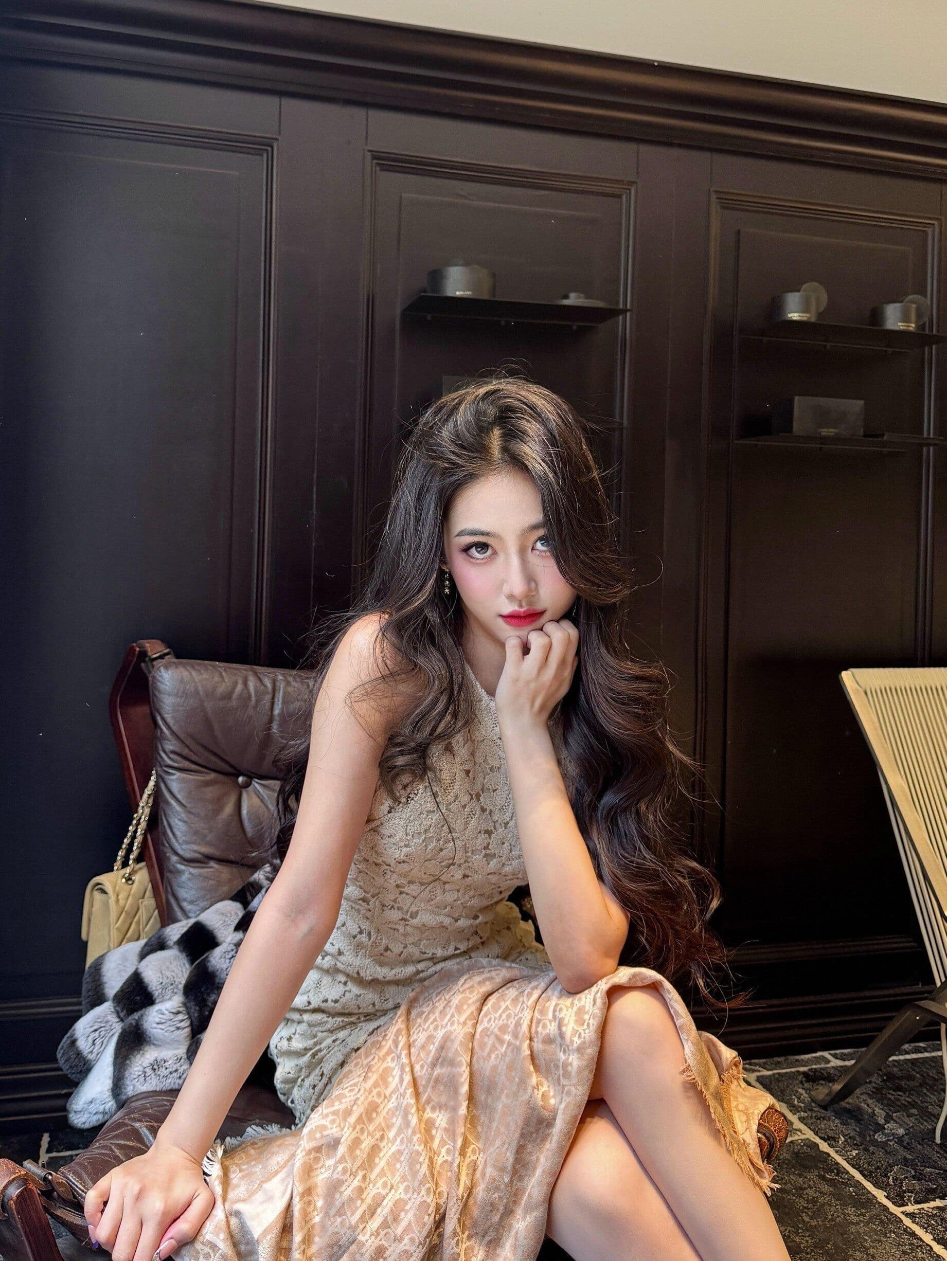 2026 신제품 민소매 여성 드레스 여름 라운드 넥 허리 수축 몸매 가꾸기 슬림해 보이는 쇼트 스타일 타이트 스커트 치마 인기 여성 의류 상세 이미지 5