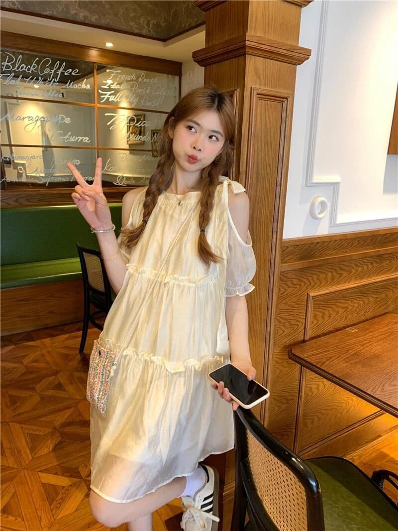 달콤함 첫사랑 치마 순수한 욕망 바람 오프숄더 스트랩 라운드 넥 드레스 슈퍼 잘 생긴 단색 흐름 지불 반팔 여성 의류