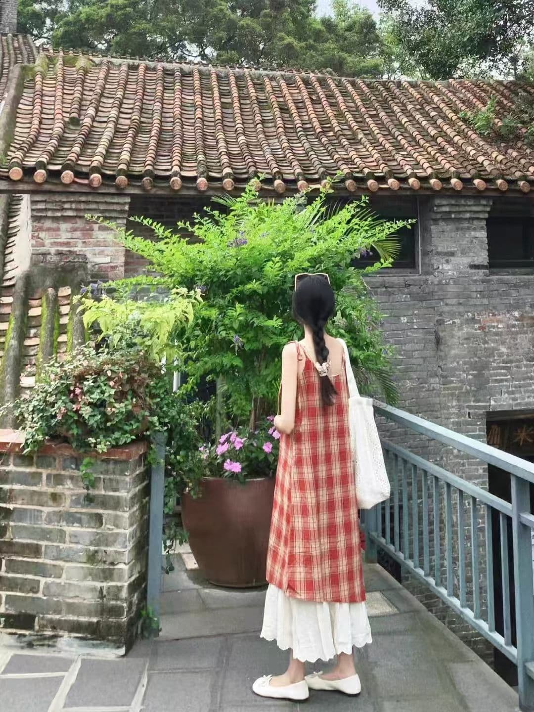 여성 여름 새로운 페이크 레이어드 배색 패치워크 품격 중간 길이 치마 휴가 바람 레이스업 체크무늬 슬립 드레스 상세 이미지 4