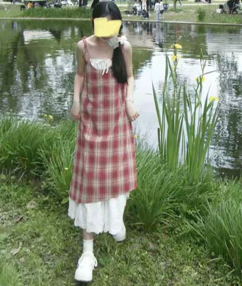 2026 년 새로운 페이크 레이어드 배색 패치워크 품격 중간 길이 치마 휴가 바람 레이스업 체크무늬 슬립 드레스