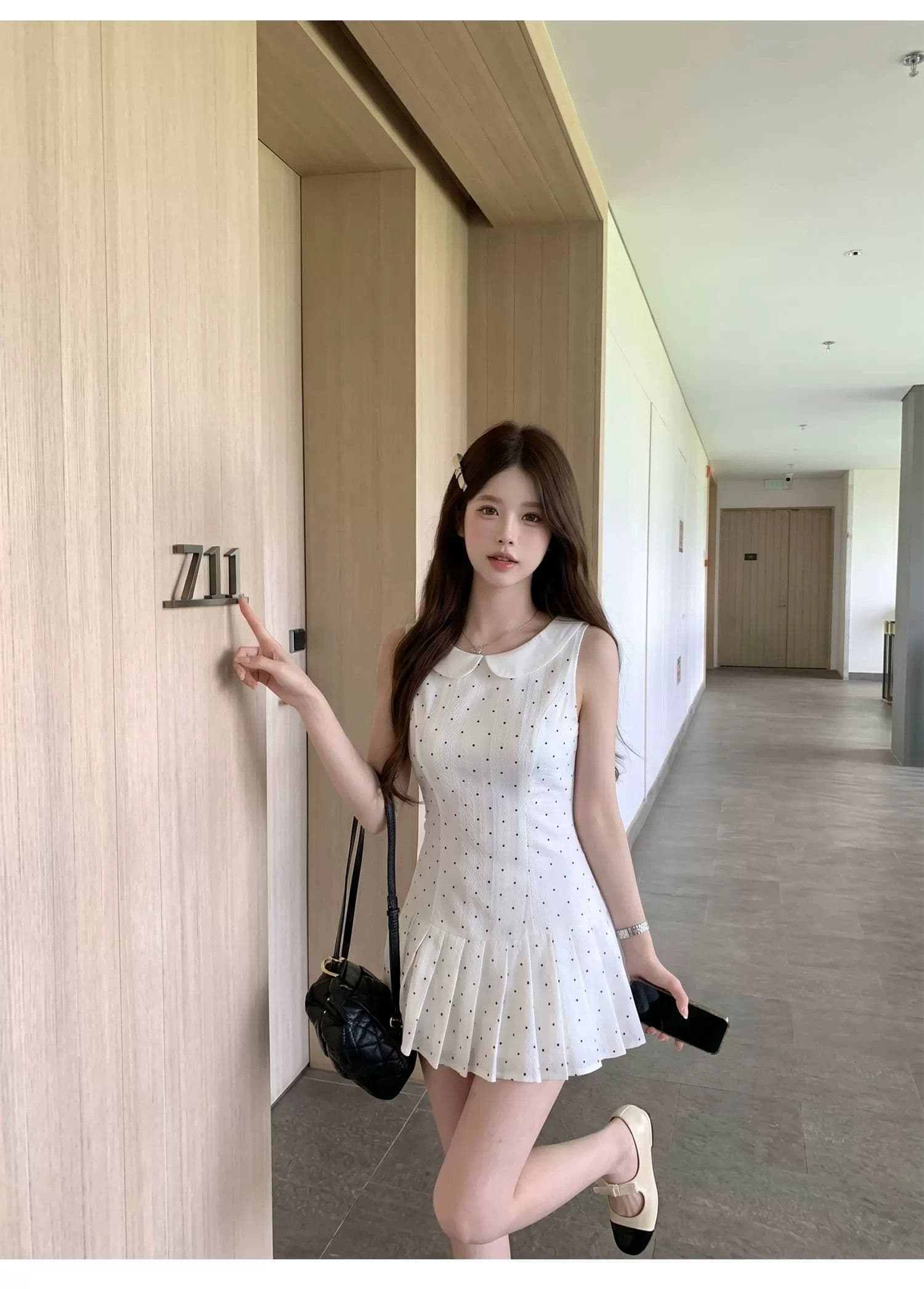 화이트 베이비 칼라 도트 무늬 민소매 여성 드레스 여름 2026 새로운 프랑스식 첫사랑 달콤함 작은 키 미니 스커트 상세 이미지 4