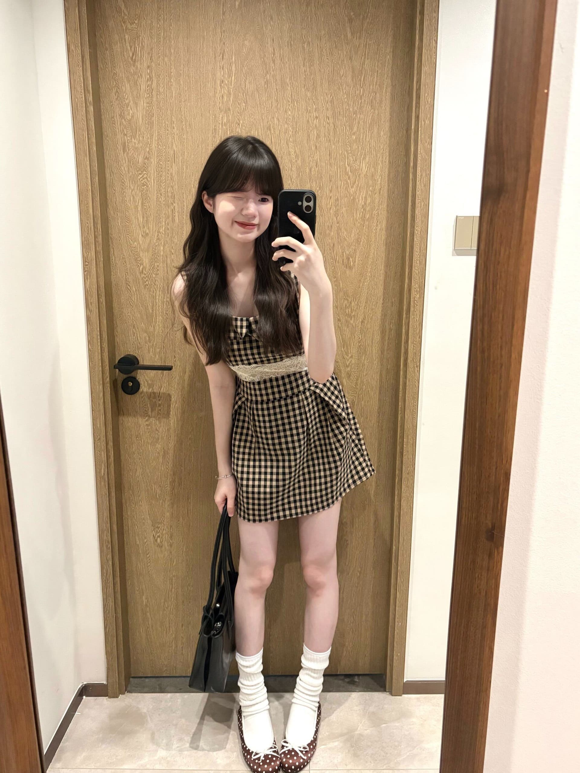 한 부서 달콤한 자매 착용 가져 가라. 베이비 칼라 체크무늬 조끼 여성 드레스 봄 여름 레이스 측면 허리 수축 민소매 디자인 미니 스커트 이미지 2