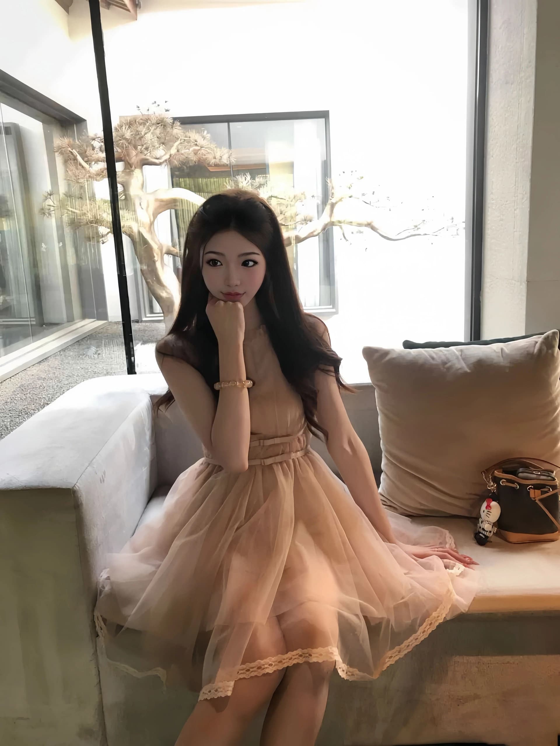 마이크로 알몸의 핑크색 행침 목 나비 매듭 불규칙 밑단 드레스 절묘한 센스 여름 슈퍼 잘 생긴 민소매 치마