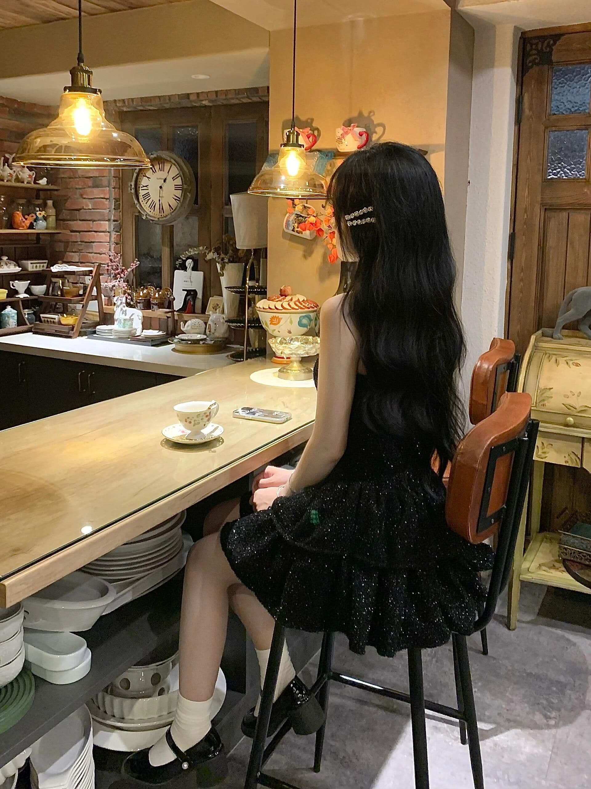 2026 새로운 제품 흐름 지불 품격 허리 수축 슬림해 보이는 생일 케이크 드레스 프랑스식 작은 샤넬 스타일 라운드 넥 요정 치마 여성 의류 이미지 2