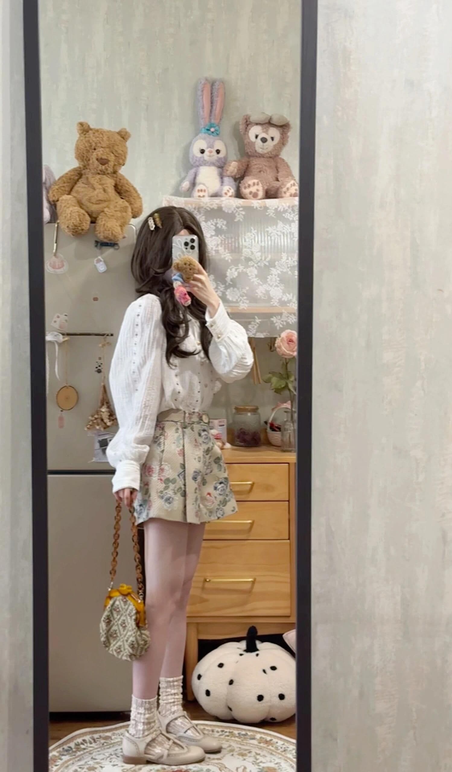 프랑스식 품격 디자인 센스 홀로우 아웃 자수 여성 셔츠 이른 가을 착용 가져 가라. 화이트 맨위 하이웨이스트 부츠컷 반바지 세트 상세 이미지 6