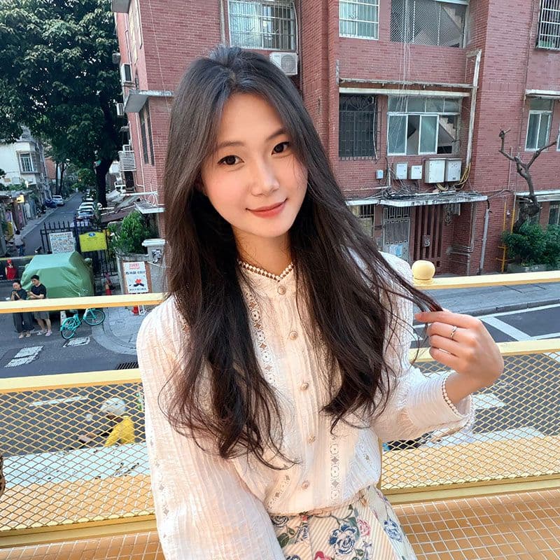 프랑스식 품격 디자인 센스 홀로우 아웃 자수 여성 셔츠 이른 가을 착용 가져 가라. 화이트 맨위 하이웨이스트 부츠컷 반바지 세트 이미지 2