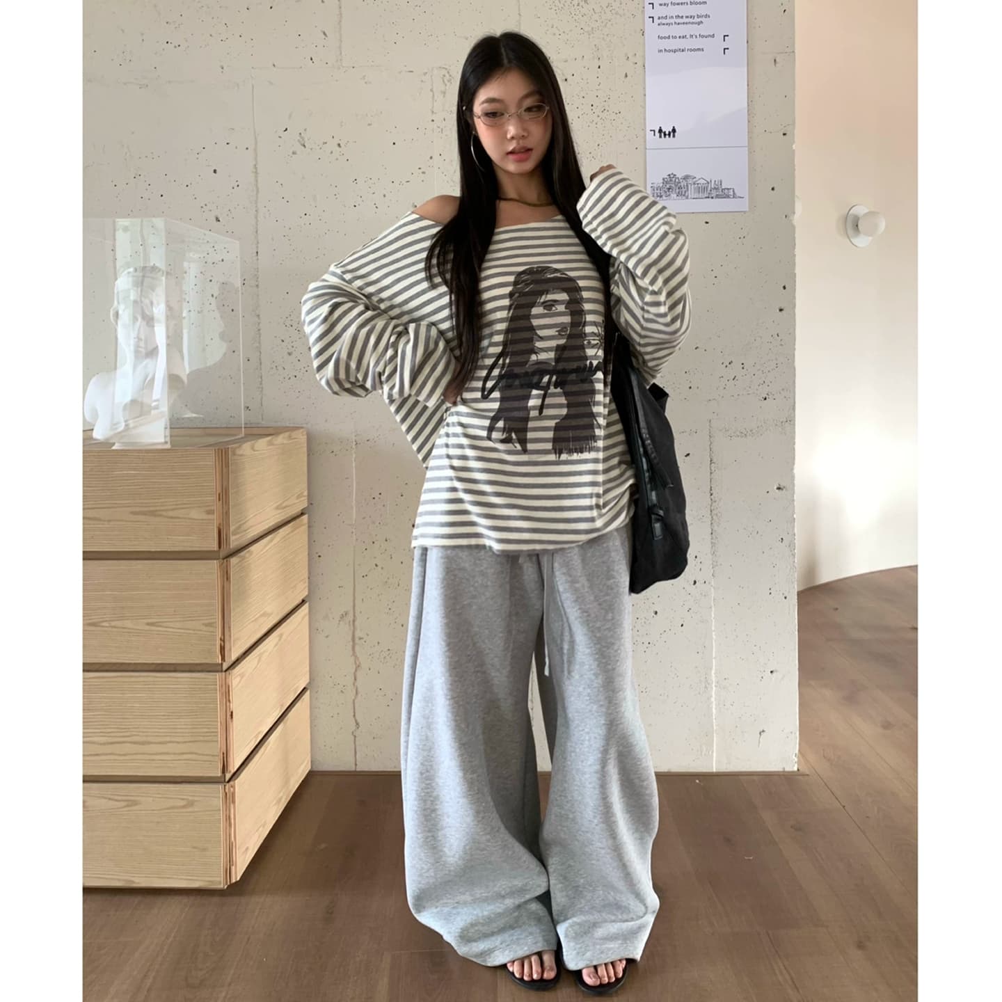 원본 것 새로운 비스듬한 어깨 루즈핏 스트라이프 긴팔 티셔츠 프린트 핫픽스 맨위 이미지 5