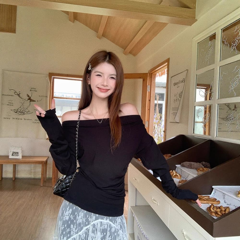 40 면 아메리칸 불규칙 화이트 비스듬한 어깨 의류 여성 이른 가을 얇은 스타일 순면 오프숄더 오프숄더 긴팔 티셔츠 이미지 3