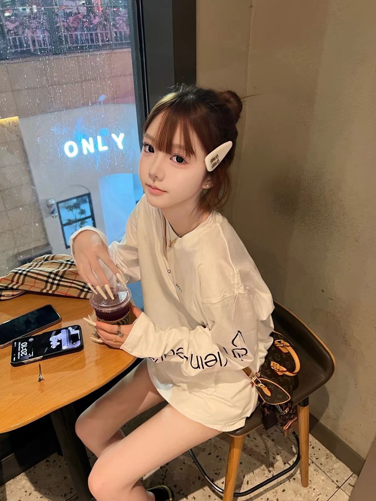 순면 220 그램 긴팔 티셔츠 여성 프린트 2 색상 맨위 이미지 3