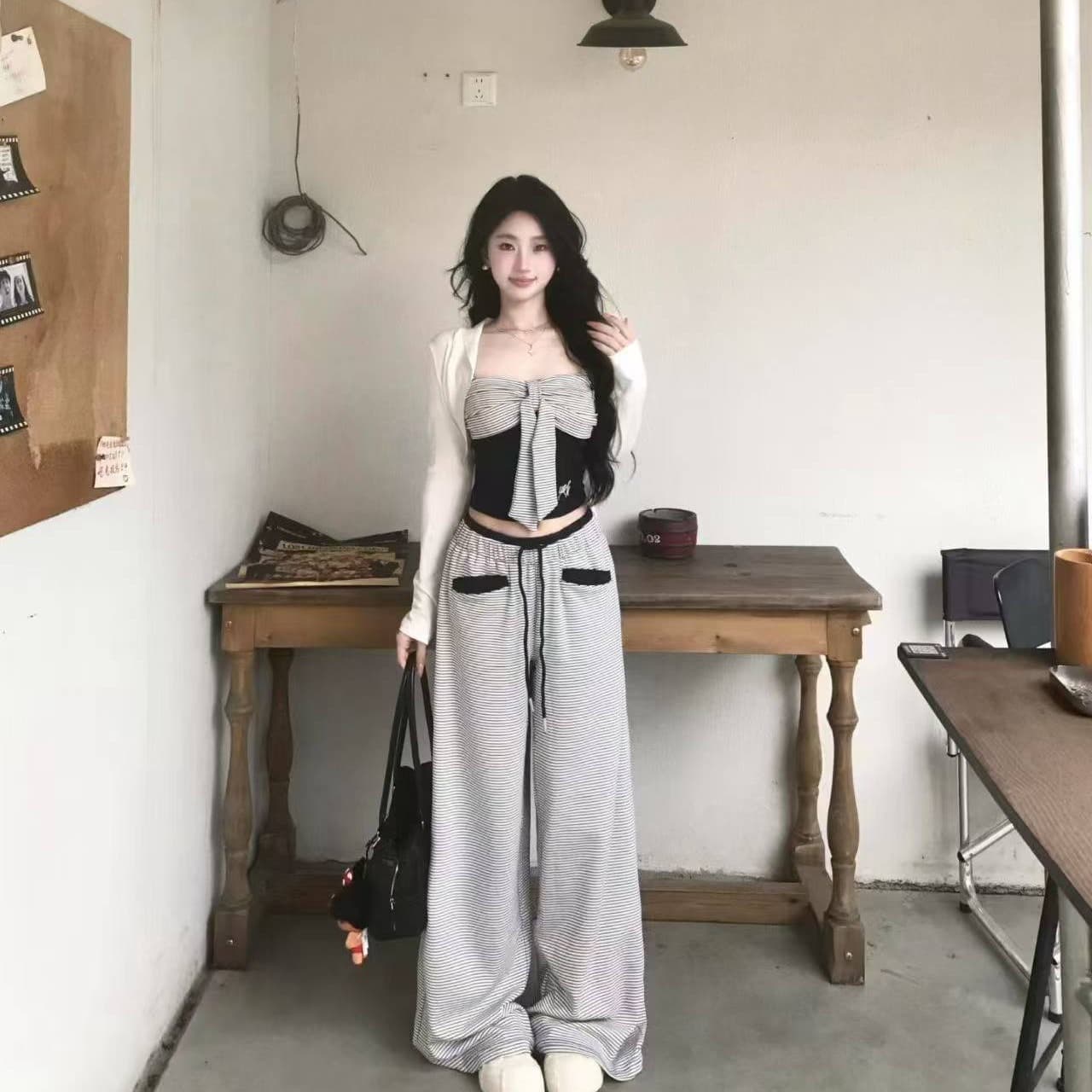 2026 가을 새로운 느슨함 느긋한 바람 튜브탑 긴팔 오픈 가디건 맨위 스트라이프 캐주얼 긴 바지 세 조각 여성 세트 이미지 6