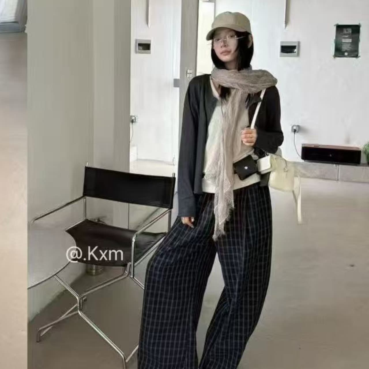 새로운 한국 스타일 패션 달콤한 핫걸 캐미솔 오픈 가디건 허리밴드 체크무늬 와이드 레그 팬츠 3종 세트 이미지 3