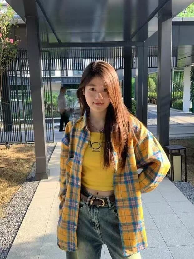 황색 체크무늬 긴팔 여성 셔츠 외부 가져 가라. 얇은 스타일 루즈핏 ins 조수 브랜드 출퇴근 레트로 작은 대중 자외선 차단 작은 외투 상세 이미지 17
