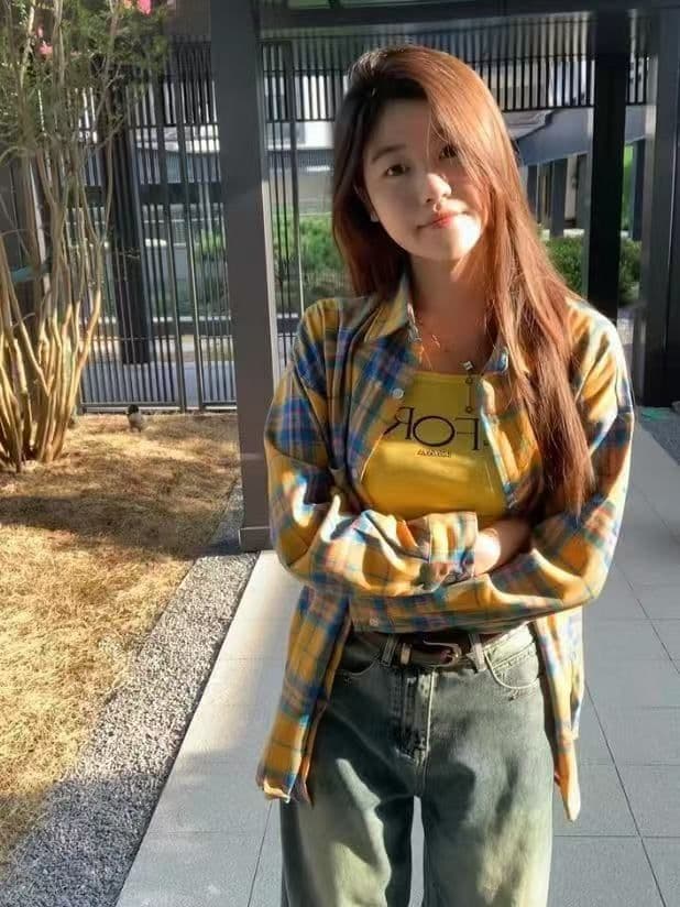황색 체크무늬 긴팔 여성 셔츠 외부 가져 가라. 얇은 스타일 루즈핏 ins 조수 브랜드 출퇴근 레트로 작은 대중 자외선 차단 작은 외투 상세 이미지 19