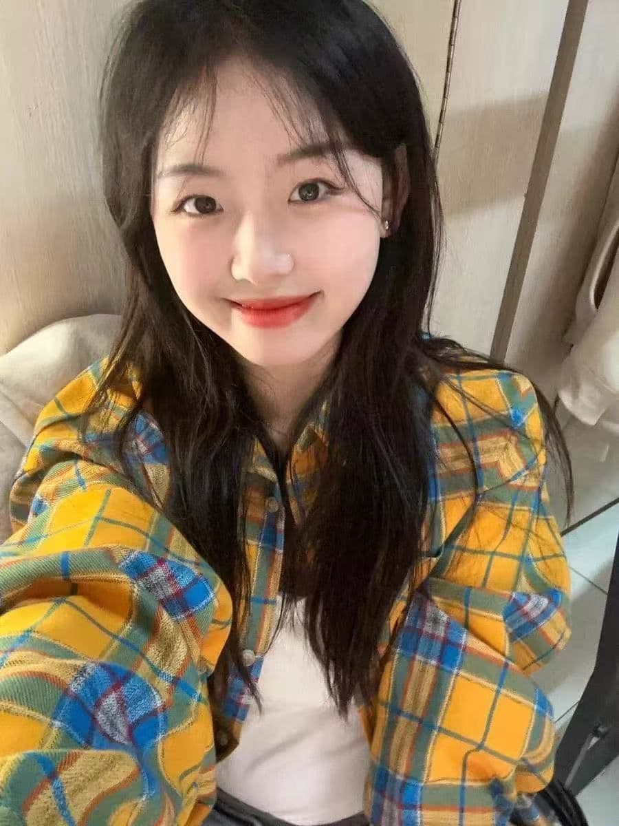 황색 체크무늬 긴팔 여성 셔츠 외부 가져 가라. 얇은 스타일 루즈핏 ins 조수 브랜드 출퇴근 레트로 작은 대중 자외선 차단 작은 외투 상세 이미지 27