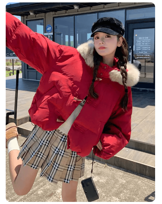 한 부서 쇼트 스타일 신년 빨간색 다운 재킷 여성 2026 작은 키 화이트 덕 다운 재킷 큰 모피 칼라 소뿔 버클 패딩 재킷 상세 이미지 4