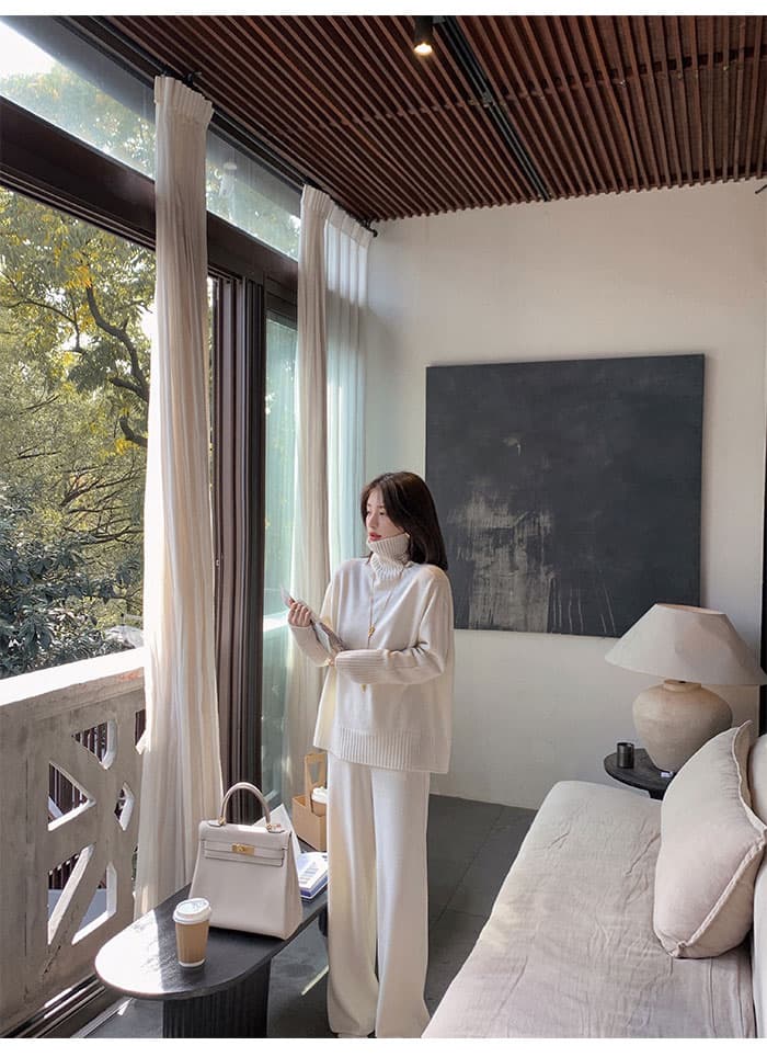 작은 샤넬 스타일 빛 요리 한 품격 로얄 자매 니트 세트 가을 튀김 거리 고급 센스 터틀넥 스웨터 와이드 레그 팬츠 두 조각 여성 세트 상세 이미지 5