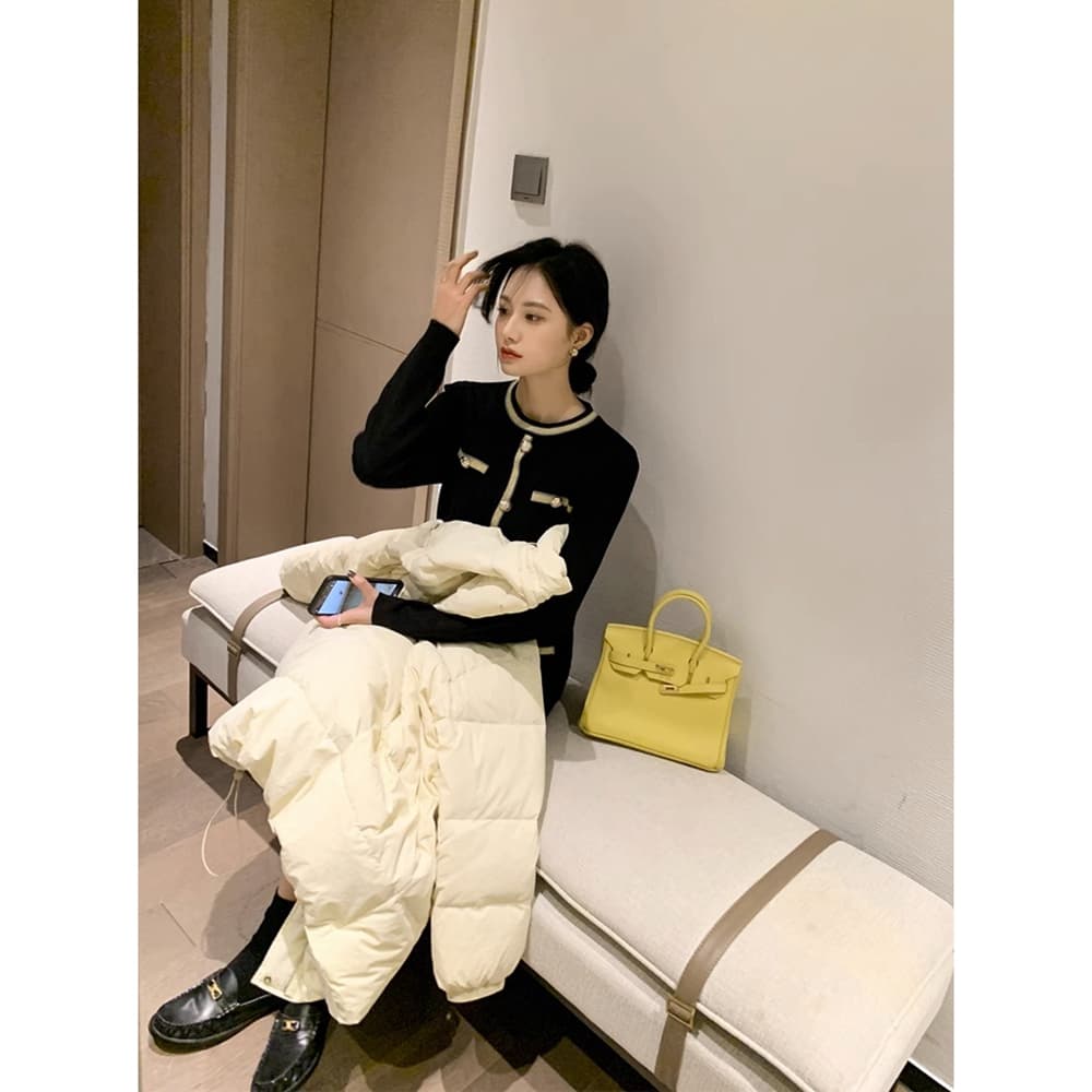 작은 샤넬 스타일 배색 리본 니트 여성 드레스 계절 라운드 넥 골드 버클 허리 수축 몸매 가꾸기 중간 길이 품격 스웨터 드레스 이미지 3
