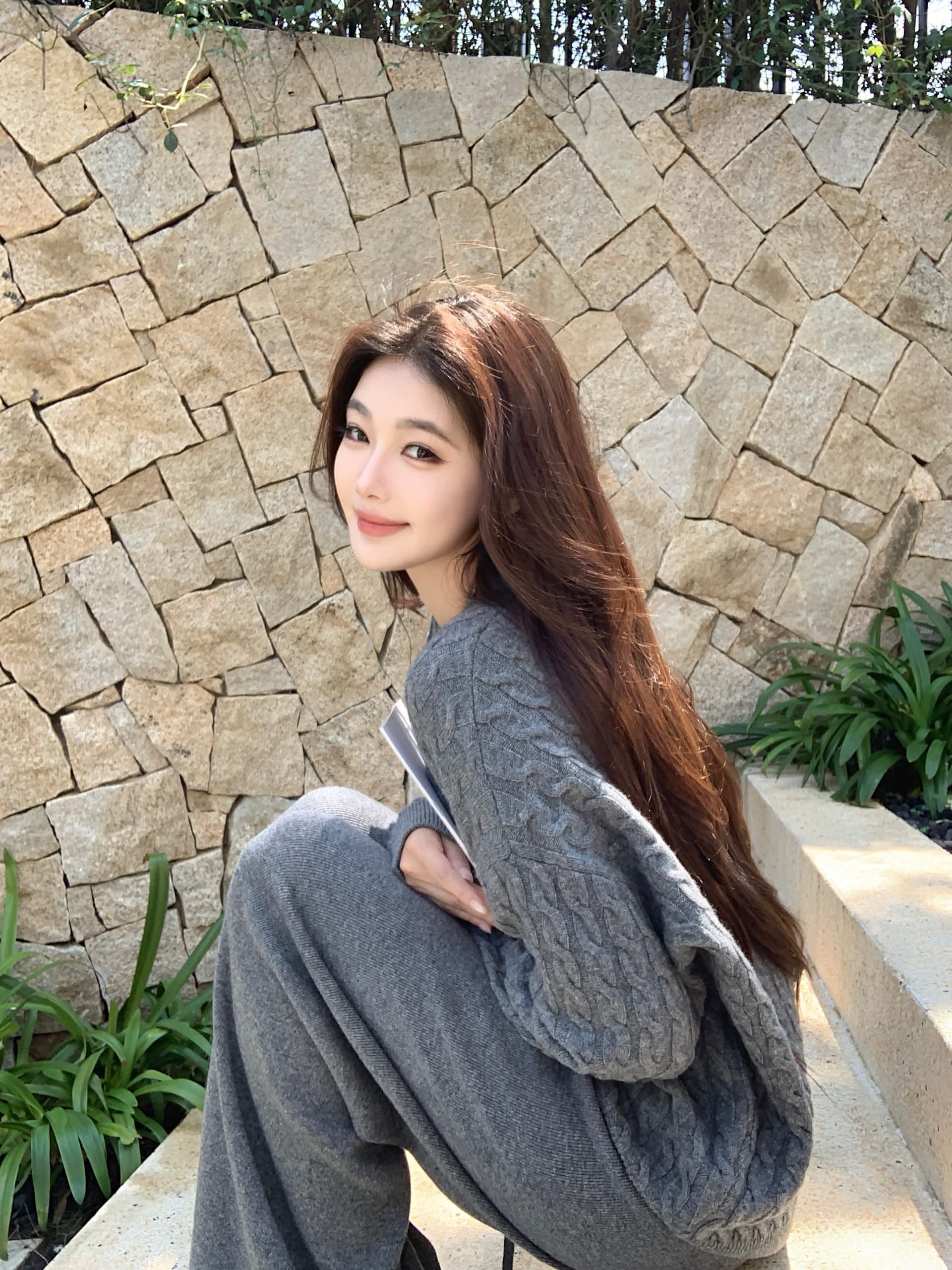 가을 겨울 새로운 패션 다용도 오래된 돈 느긋한 휴식 센스 라운드 넥 부드러운 찹쌀 트위스트 꽃 스웨터 와이드 레그 팬츠 어린이 투피스 세트 이미지 4
