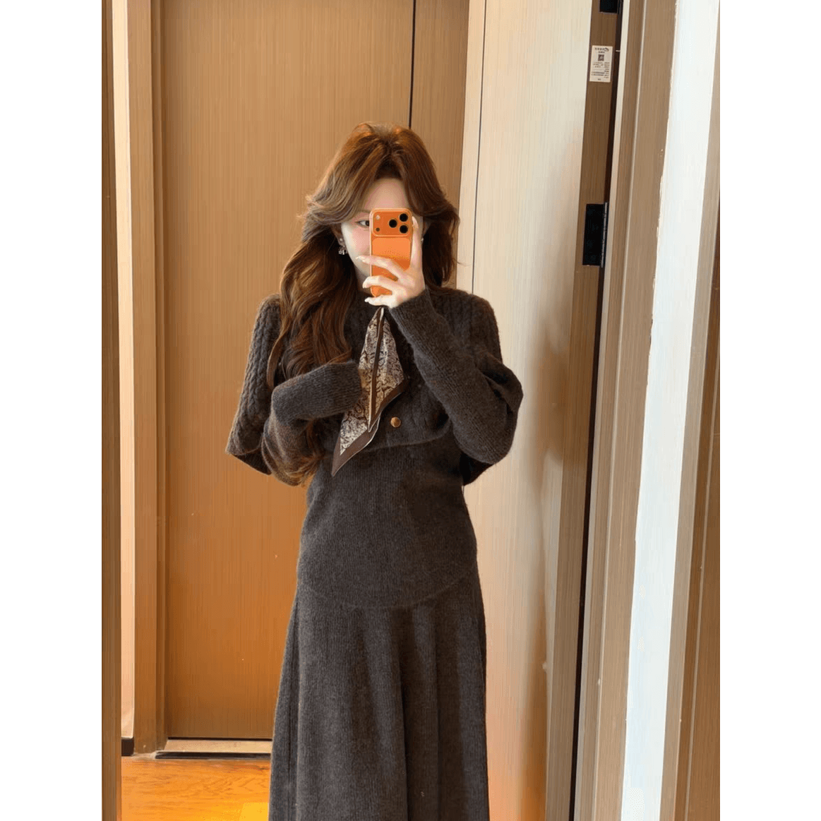 패션 프랑스식 지성 부드러운 바람 세트 2026 가을 겨울 새로운 니트 3종 세트 레트로 세련된 슬림해 보이는 여성 이미지 2