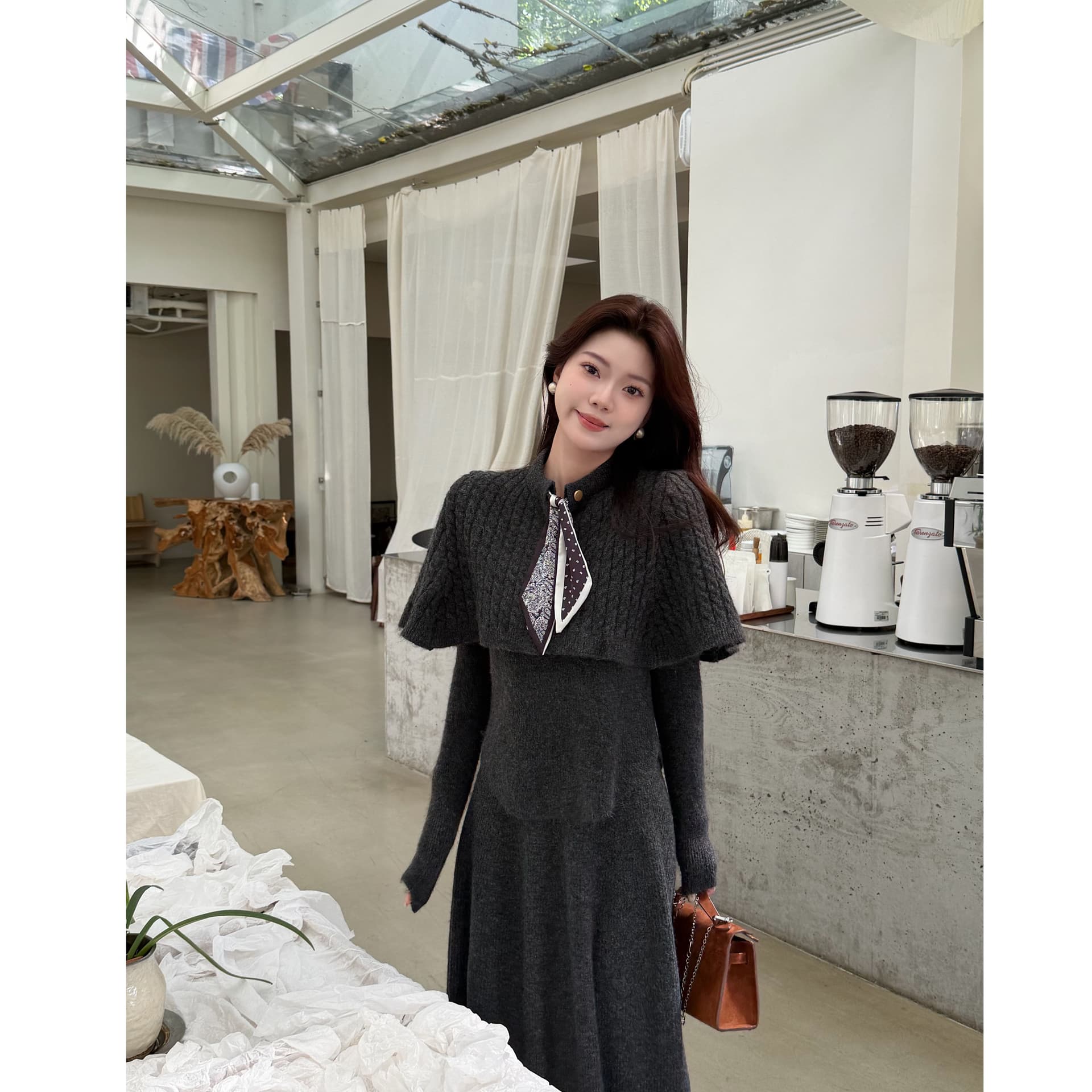 패션 프랑스식 지성 부드러운 바람 세트 2026 가을 겨울 새로운 니트 3종 세트 레트로 세련된 슬림해 보이는 여성 이미지 3