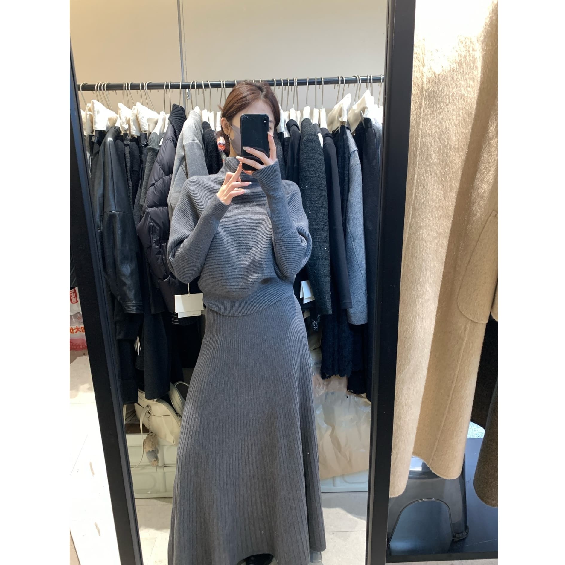 세련된 켜기 새로운 세트 여성 우아함 바람 패션 가을 겨울 새로운 니트 맨위 반신 롱 스커트 투피스 세트 슬림해 보이는 이미지 4