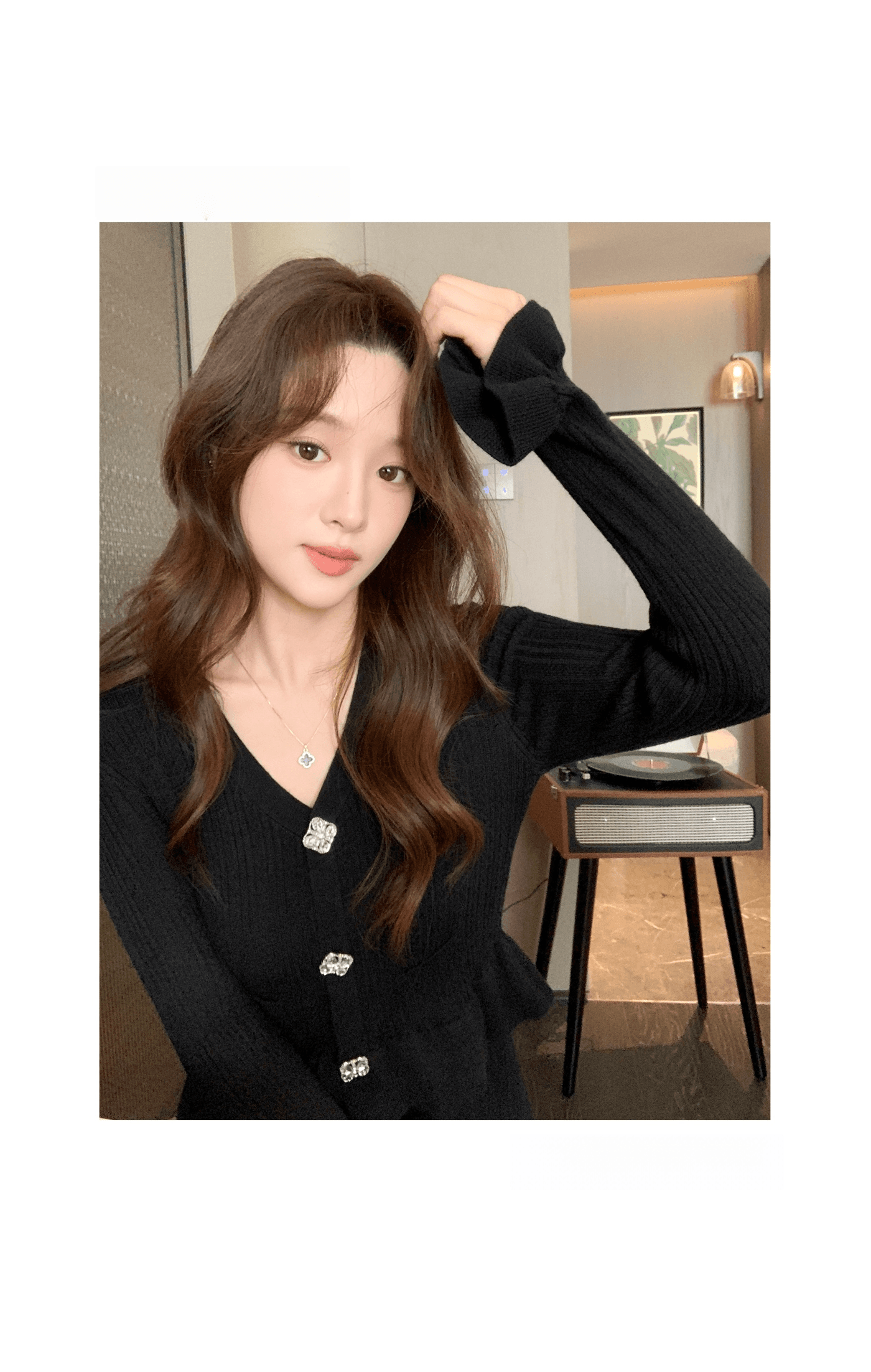 우아함 숙녀 드레스 2026 년 새로운 캐주얼 부드러운 바람 프릴 디자인 슬림해 보이는 긴팔 니트 롱 스커트 상세 이미지 7
