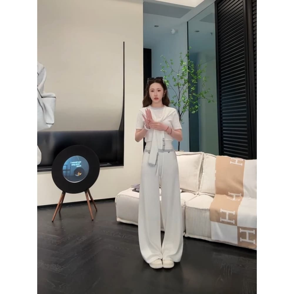 있음 공동 디자인 센스 작은 대중 숄 반팔 니트 스웨터 3종 세트 여름 새로운 세련된 와이드 레그 팬츠 세트 여성 이미지 5