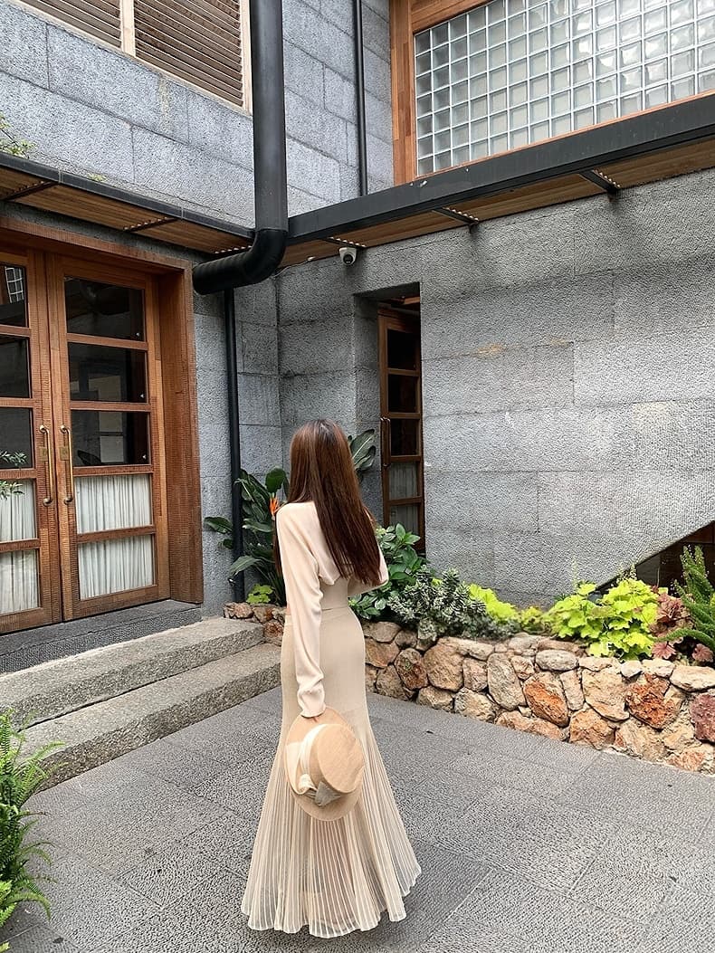 해변가 휴가 캐주얼 세트 여성 여름 얇은 스타일 자외선 차단 오픈 가디건 슬립 맨위 슬림해 보이는 반신 스커트 3종 세트 이미지 4