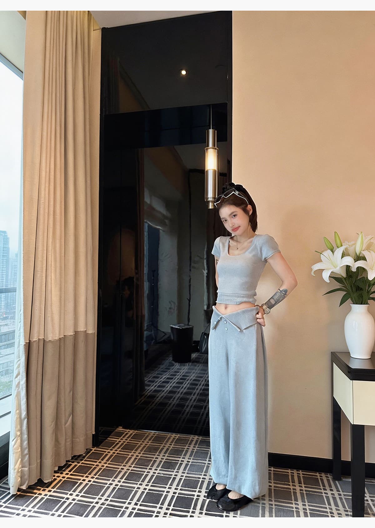 뒤집다 접기 단추 허리 머리 루즈핏 니트 와이드 레그 팬츠 세트 여성 여름 u 수신 Pleat 쇼트 스타일 이슬 뼈의 반팔 투피스 세트 상세 이미지 1