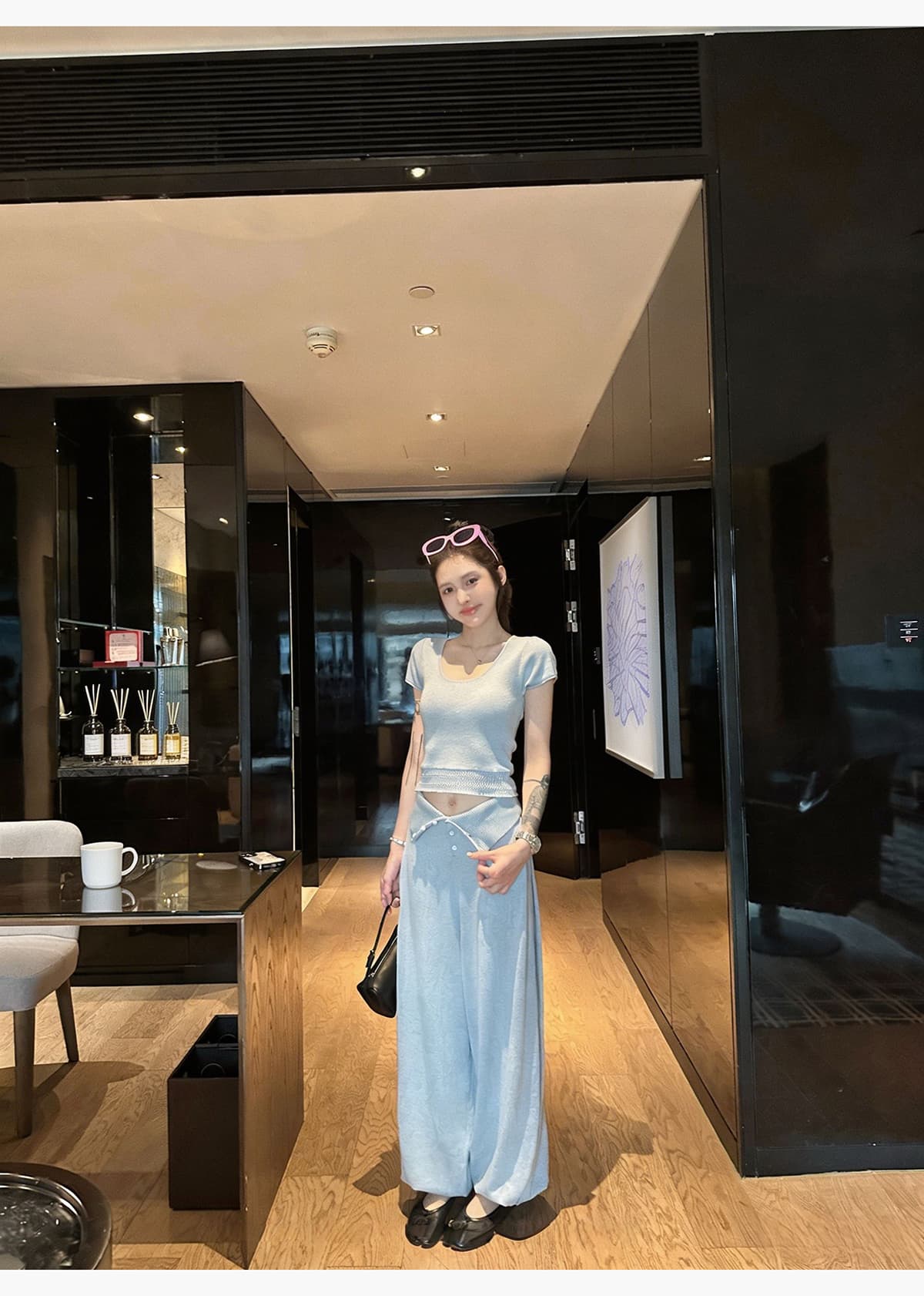 뒤집다 접기 단추 허리 머리 루즈핏 니트 와이드 레그 팬츠 세트 여성 여름 u 수신 Pleat 쇼트 스타일 이슬 뼈의 반팔 투피스 세트 상세 이미지 7