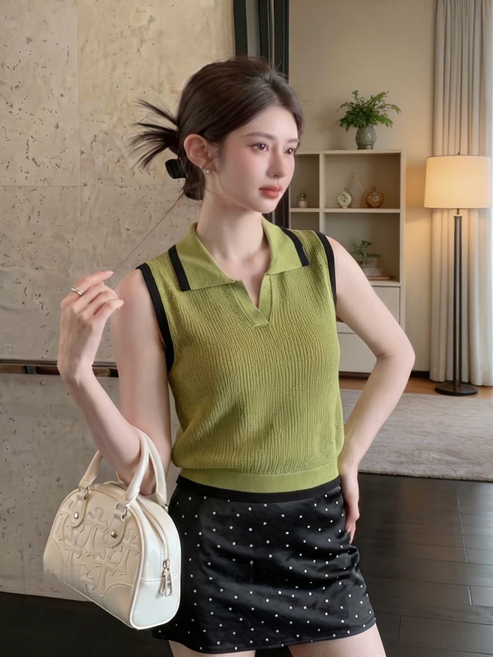 배색 테두리 POLO 칼라 민소매 니트 조끼 여성 V넥 폴로 칼라 몸매 가꾸기 구덩이 기사 쇼트 스타일 슬림해 보이는 베스트 맨위 이미지 2