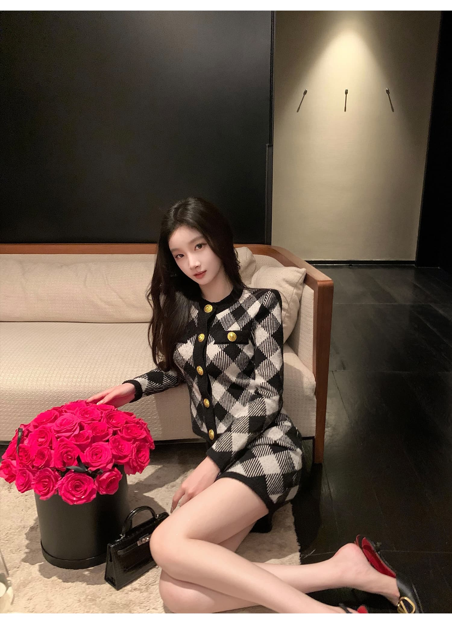 작은 샤넬 스타일 다이아몬드 모양 체크무늬 투피스 세트 라운드 넥 금속 단추 긴팔 재킷 하이웨이스트 타이트 스커트 반신 미니 스커트 세트 상세 이미지 3