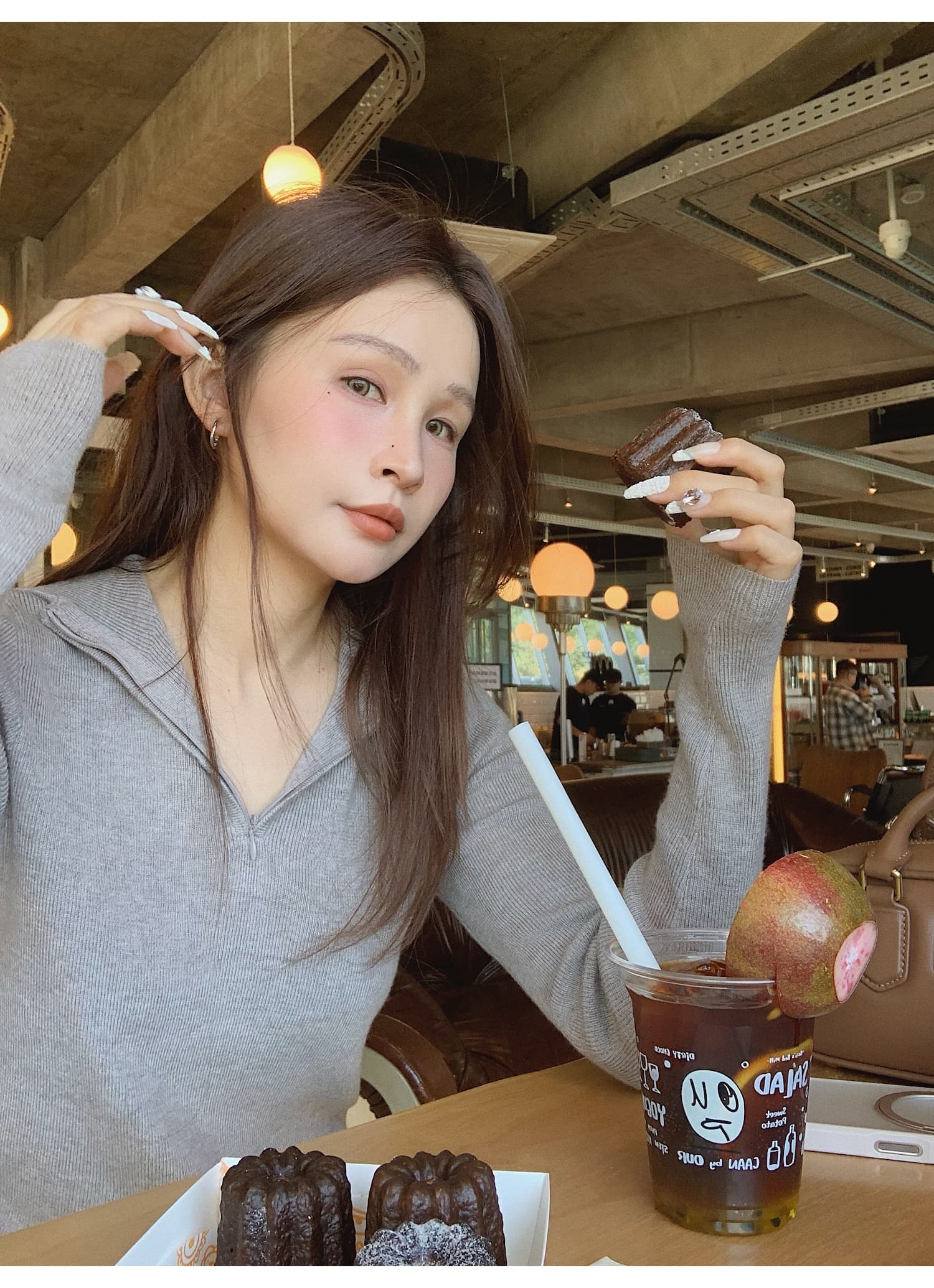 느슨함 센스 게으른 캐주얼 단색 세트 가을 새로운 세련된 튀김 거리 후드 니트 스웨터 스트레이트 팬츠 투피스 세트 상세 이미지 36
