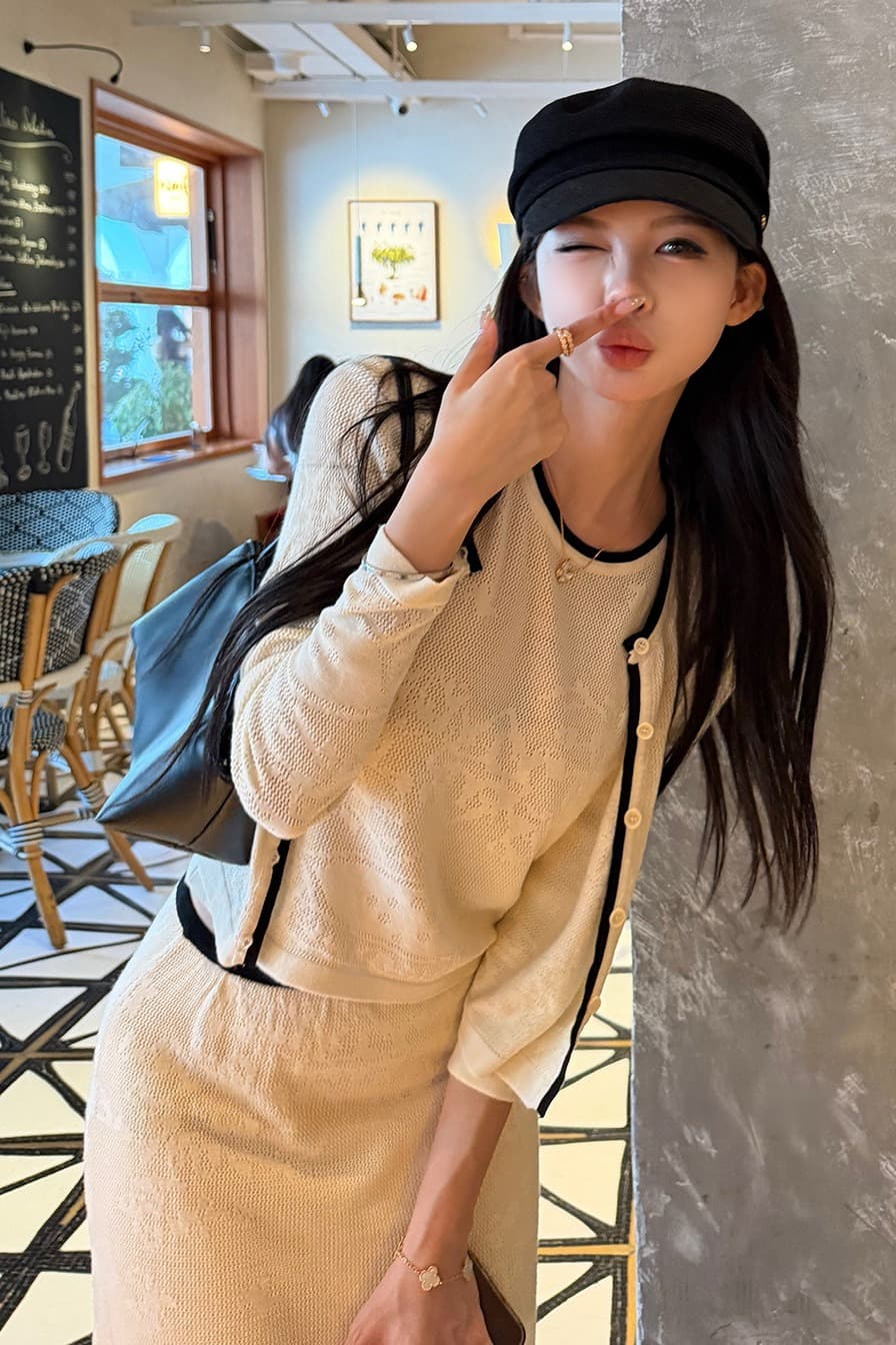 작은 샤넬 스타일 이른 가을 출퇴근 슬림해 보이는 세트 완료 착용 가져 가라. 자카드 니트 세 조각 여성 세트 하이웨이스트 반신 스커트 베스트 오픈 가디건 이미지 7