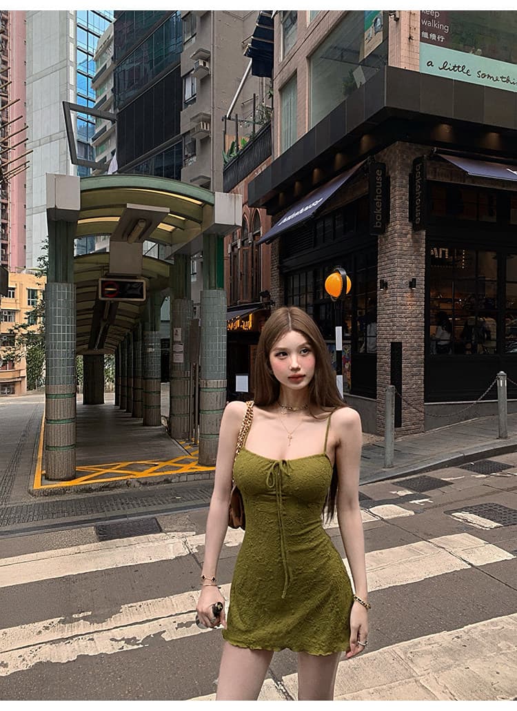 tongiiuu 웨이 팬 모니카 레트로 휴가 질감 슬립 여성 드레스 허리 수축 슬림해 보이는 한 마디 미니 스커트 이미지 2