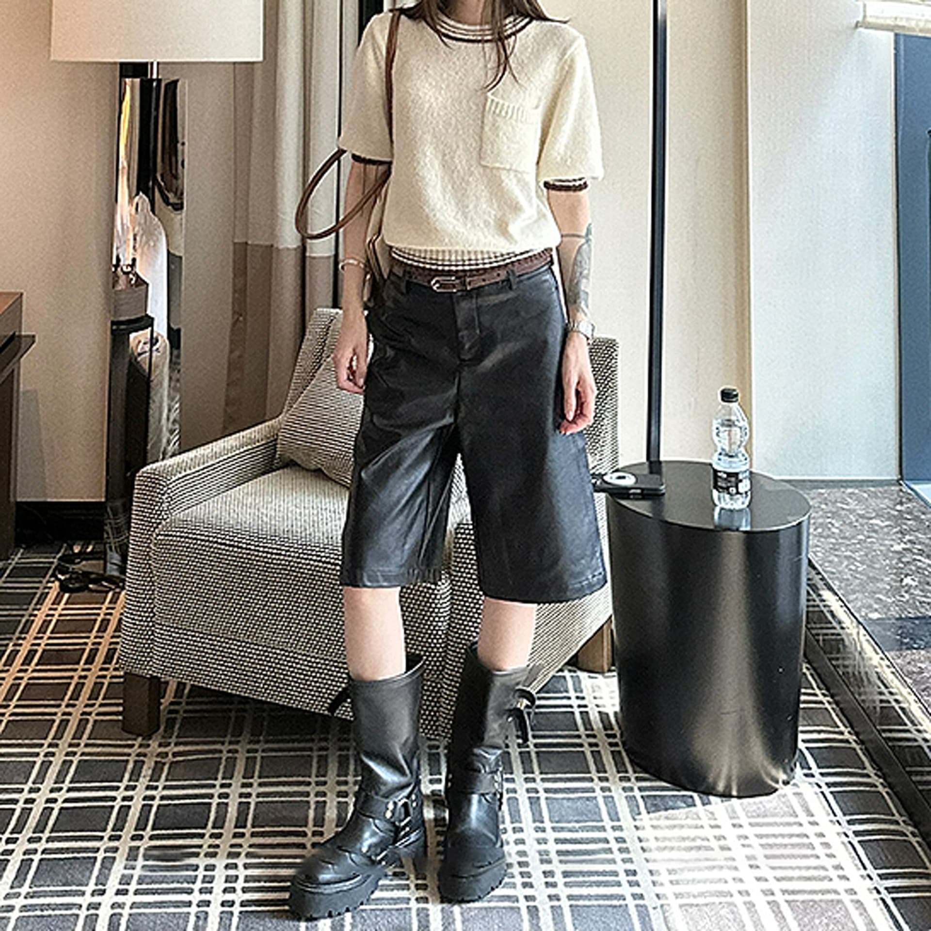 레트로 스트레이트 PU 가죽 바지 여성 가을 새로운 세련된 품격 다용도 루즈핏 슬림해 보이는 하이웨이스트 반바지 오부 바지 상세 이미지 6