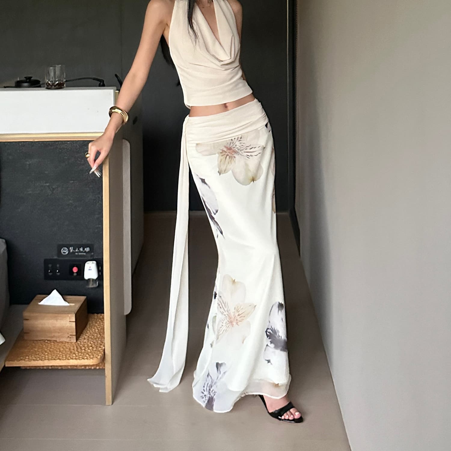 일상 화이트 미니멀리즘 몸매 가꾸기 섹시함 살구 색상 프린트 디자인 센스 작은 대중 허리 수축 슬림해 보이는 여자 중간 롱 코트 반신 스커트 상세 이미지 10