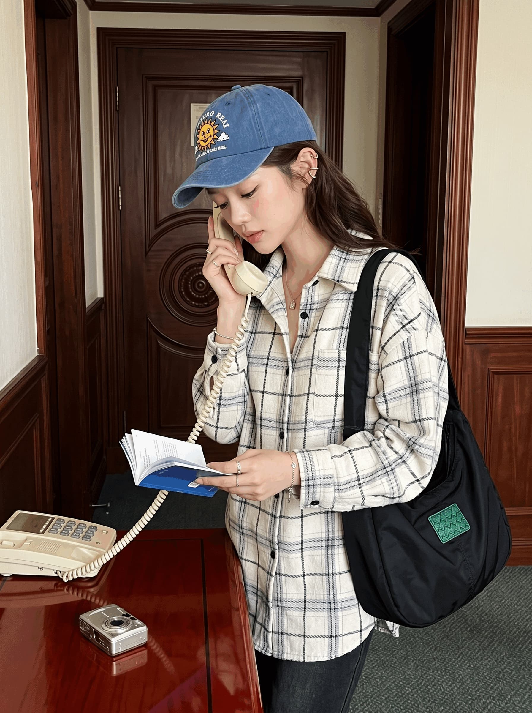 레트로 황색 체크무늬 폴로 칼라 단추 긴팔 여성 셔츠 가을 디자인 센스 새로운 루즈핏 다용도 맨위 재킷 상세 이미지 9