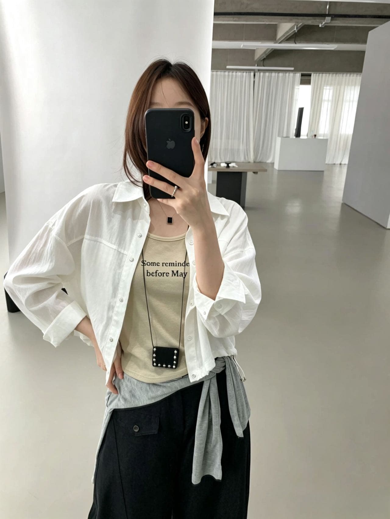 이른 가을 미니멀리즘 폴로 칼라 펌프 로프 디자인 센스 쇼트 스타일 셔츠 스택 착용 알파벳 프린트 조끼 세트 여성 이미지 4