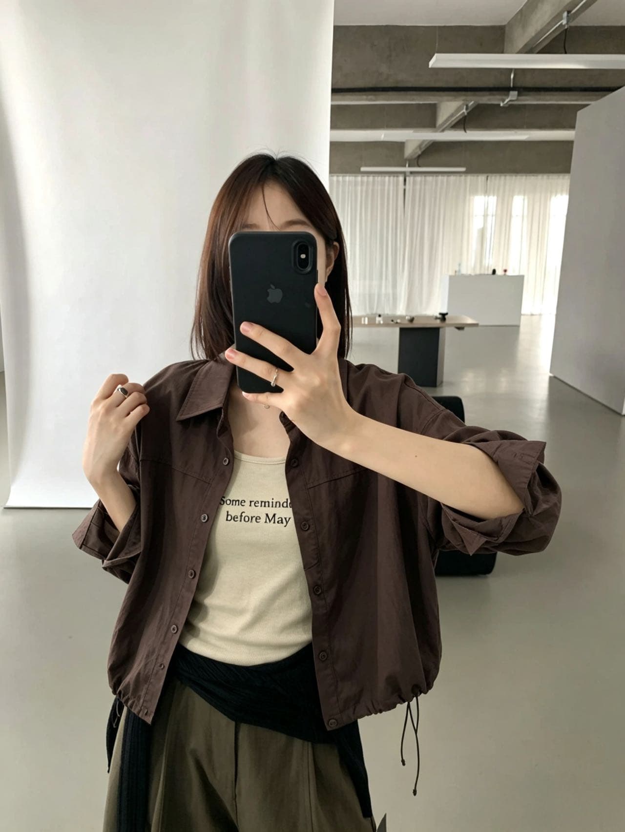 이른 가을 미니멀리즘 폴로 칼라 펌프 로프 디자인 센스 쇼트 스타일 셔츠 스택 착용 알파벳 프린트 조끼 세트 여성 상세 이미지 4