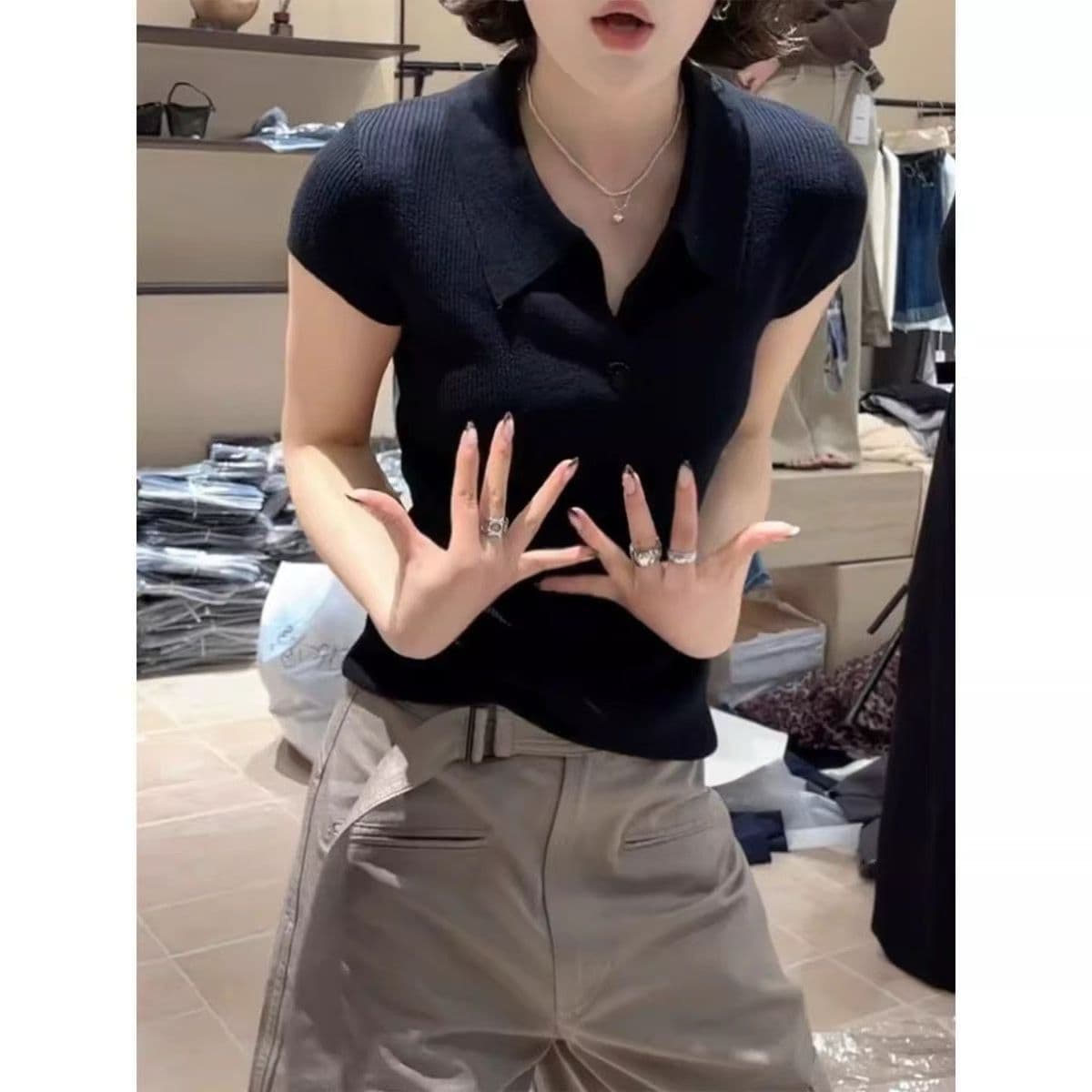 회색 폴로 칼라 POLO 셔츠 반팔 니트 스웨터 여성 여름 작은 키 쇼트 스타일 몸매 가꾸기 슬림해 보이는 품격 패션 맨위 이미지 4