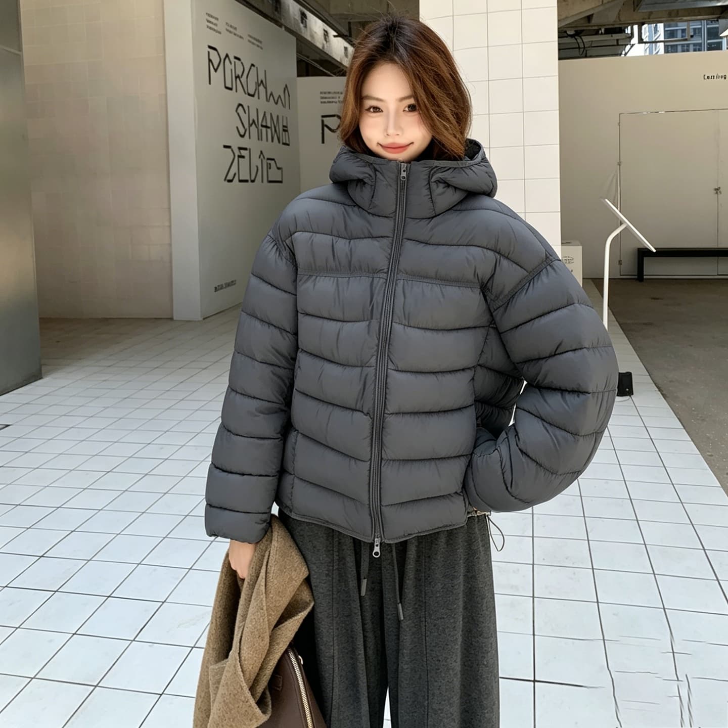 2026 겨울 새로운 갈비 살 면 의류 여성 얇고 가벼운 버블 푸 쇼트 스타일 화이트 덕 다운 루즈핏 후드 작은 키 재킷 이미지 2