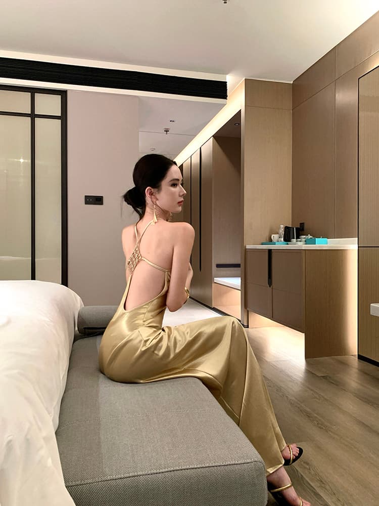 행침 목 드레스 품격 명문 여성 생일 작은 드레스 무거운 작업 못 훈련 섹시함 홀로우 아웃 백리스 허리 수축 새틴 롱 스커트 상세 이미지 6
